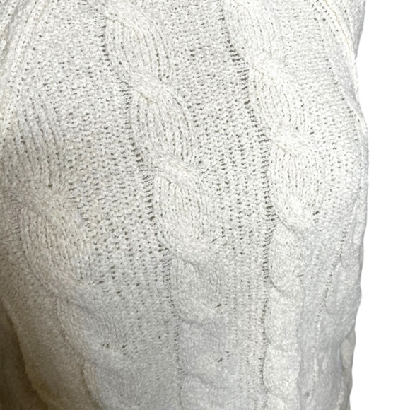 Cable Knit Sweater 🤍 - Picture 4 of 8